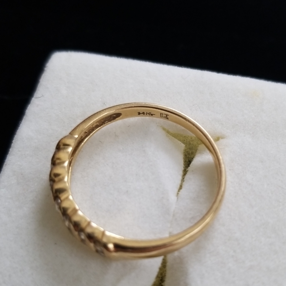 14k gold diamond band size 7 - Picture 3 of 4